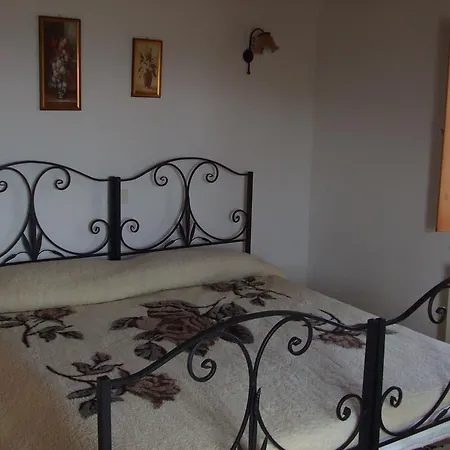 Agriturismo La Lanterna בית חווה