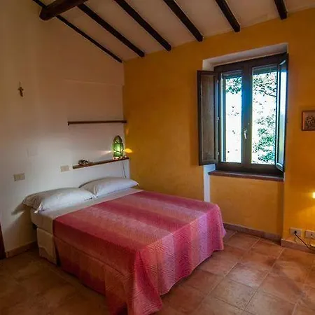 Agriturismo La Lanterna בית חווה *