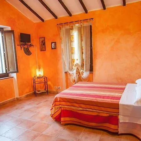 Agriturismo La Lanterna בית חווה